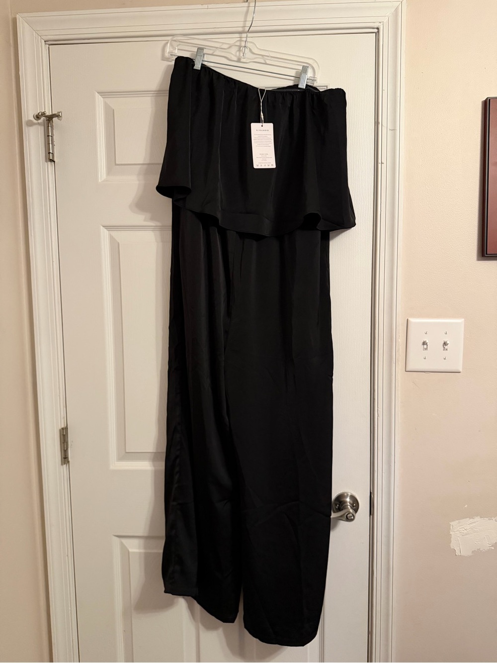 Elegant Strapless Black Maxi Dress with Ruffle Bodice